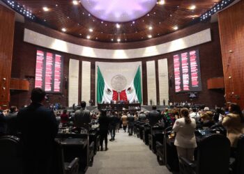 Diputadas y diputados guardan minuto de silencio por  víctimas de Hermosillo