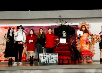 Altares hechos por jóvenes