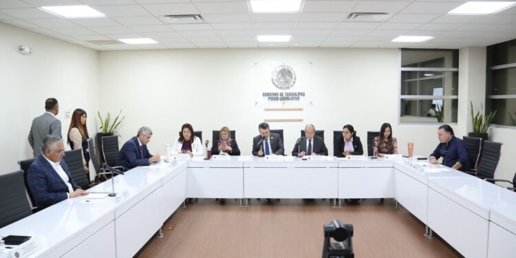 Trabajan en defensa del patrimonio público en la Secretaría de Salud