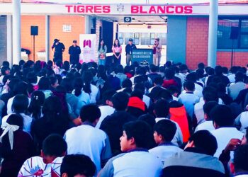 ENSEÑAN A JÓVENES DE LA SEC. 96 SOBRE PREVENCIÓN DE SECUESTRO