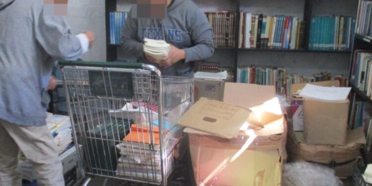 Reciben CEDES de Victoria y Reynosa donaciones de libros y cobijas