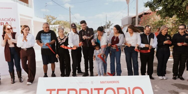 Alcalde Beto Granados inaugura obra de pavimentación en la Colonia Expofiesta Oriente