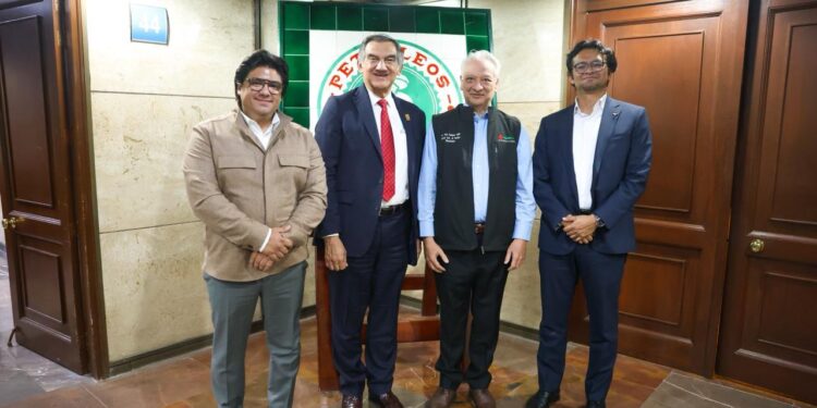 Revisan gobernador Américo Villarreal y director de Pemex proyectos estratégicos para Tamaulipas