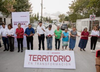 Beto Granados cumple compromisos de pavimentación