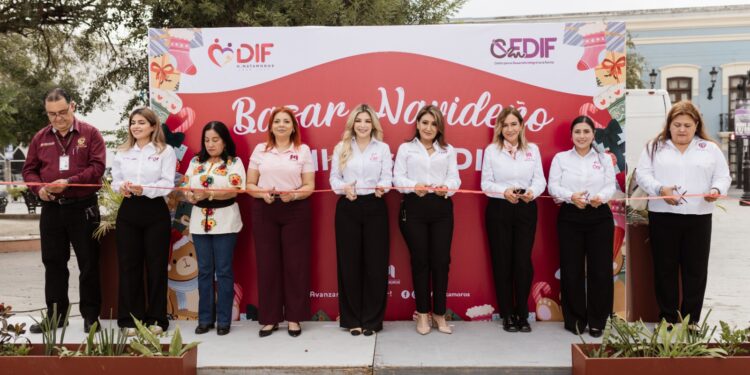 Inaugura DIF Matamoros el Bazar Navideño 2025 en la Plaza Principal