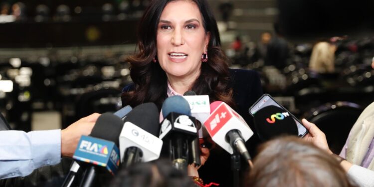 solicitaré oficialmente detener queja contra consejeros del INE por revocación de mandato: Kenia López Rabadán