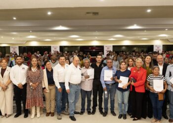 Alcalde Beto Granados presidió evento de cancelación de hipotecas del Infonavit