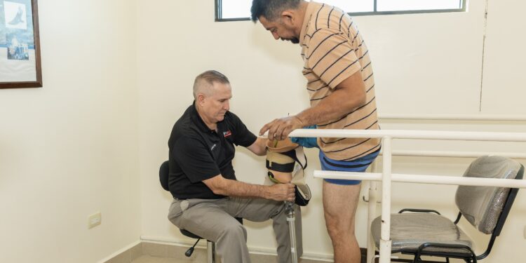 Entregan de 7 prótesis de extremidad inferior a pacientes del CRI Matamoros