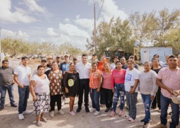 Supervisa Beto Granados, ampliación de red de agua en el Callejón de los Pescadores; en Higuerillas