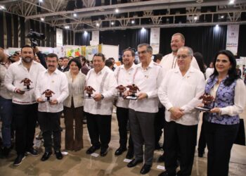 Refrenda Américo apoyo a la ciencia en favor del bienestar social