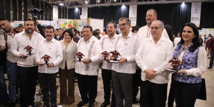 Refrenda Américo apoyo a la ciencia en favor del bienestar social