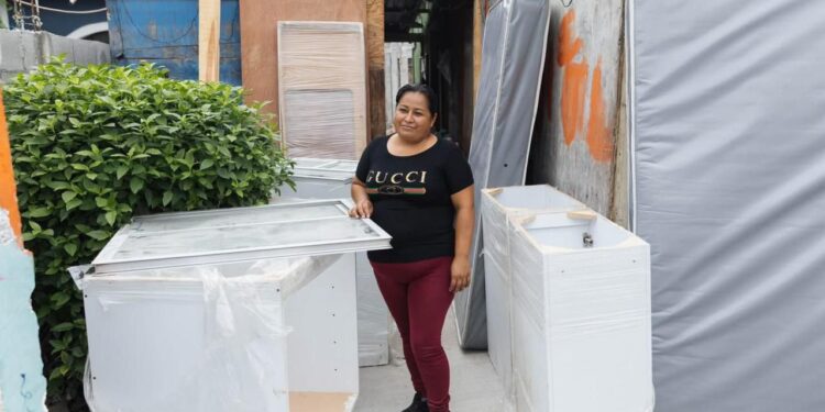 DIF Matamoros brinda apoyo a familia afectada por incendio en la colonia 27 de Febrero