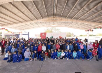 Alcalde Beto Granados inaugura aula en la escuela primaria Ford 187