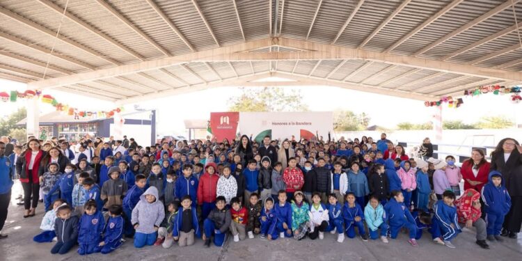 Alcalde Beto Granados inaugura aula en la escuela primaria Ford 187