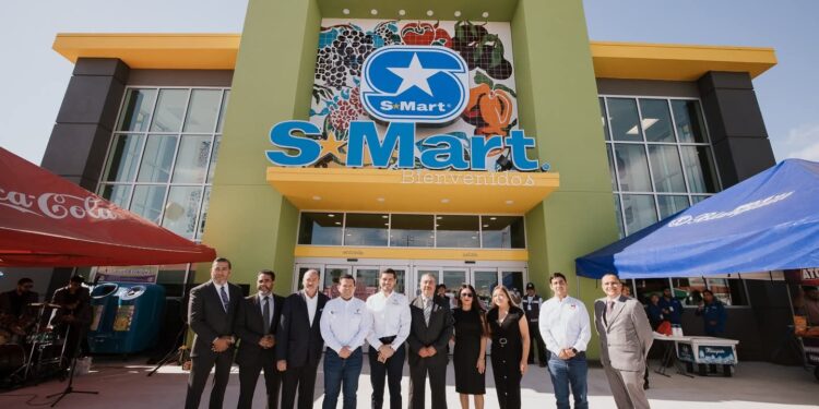 Alcalde Beto Granados inaugura la sucursal Lauro Villar de S-Mart en Matamoros