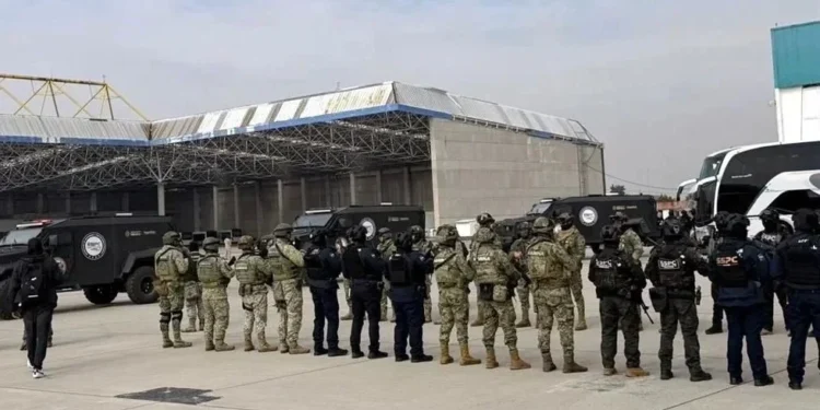 Entrega México a EU a 37 operadores criminales