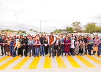Inauguraron Alcalde y familias de la Ernesto Zedillo nueva pavimentación hidráulica