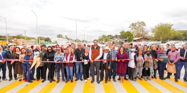 Inauguraron Alcalde y familias de la Ernesto Zedillo nueva pavimentación hidráulica
