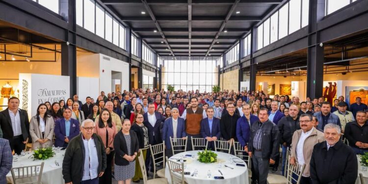 Reunión de unidad encabezaron Carlos Peña Ortiz y los dirigentes sindicales Reynaldo Garza Elizondo y Edmundo García Román