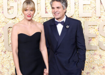 Mark Ruffalo protesta con "ICE OUT"