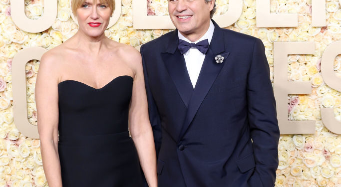 Mark Ruffalo protesta con "ICE OUT"