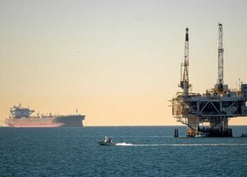 México mantiene ayuda humanitaria a Cuba y revisa envíos de petróleo