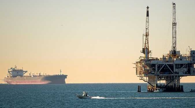 México mantiene ayuda humanitaria a Cuba y revisa envíos de petróleo