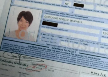 Exnovia de Epstein se niega a responder preguntas de legisladores
