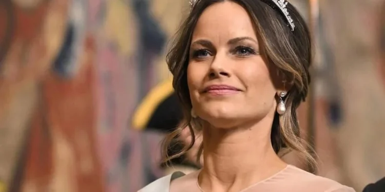 Rompe Princesa Sofía silencio sobre vínculos con Epstein