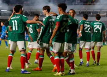México venció el miedo y goleó a Islandia