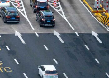 Aumenta flujo de automovilistas en cruces fronterizos de Reynosa