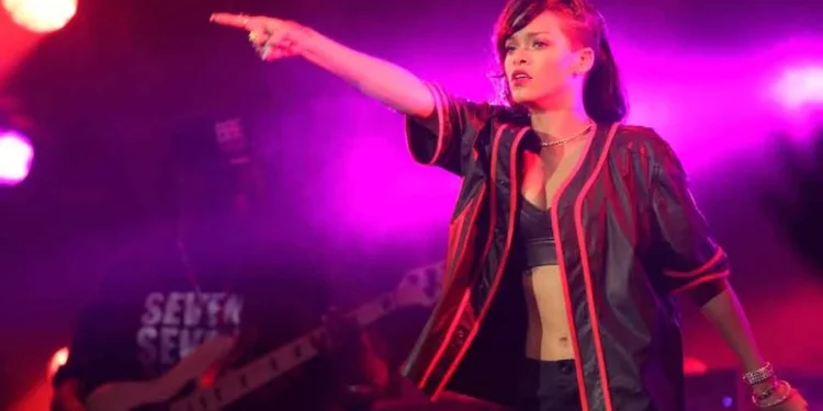 Balean mansión de Rihanna en Beverly Hills