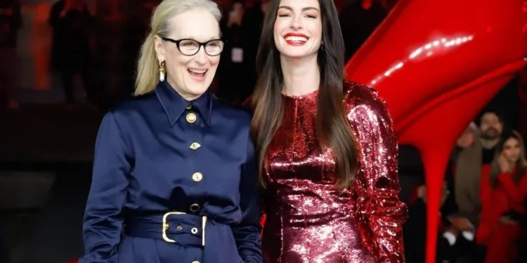 Ponen Anne Hathaway y Meryl Streep a México a la moda