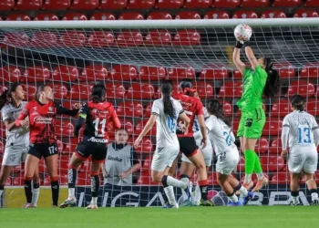 Nalukenge da el triunfo al Atlas femenil