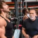 Gana hijo de Schwarzenegger competencia de fisicoculturismo