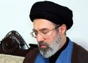 Ormuz deberá permanecer cerrado: líder supremo de Irán