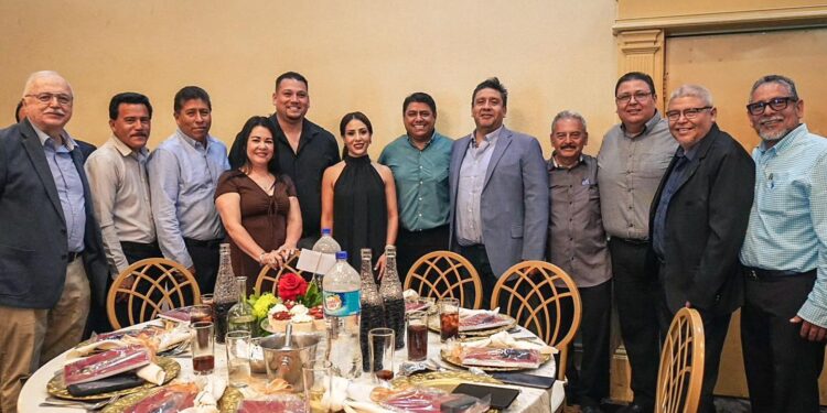 UTMatamoros rinde emotivo homenaje a su comunidad docente en el Día del Maestro