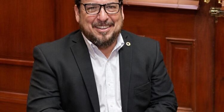 Paga SET incremento salarial a docentes tamaulipecos