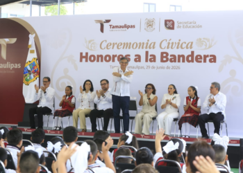 Trabajamos para que haya mejores escuelas y más oportunidades para todas y todos: Américo
