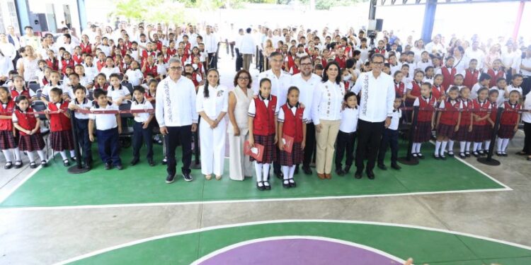Trabajamos para que haya mejores escuelas y más oportunidades para todas y todos: Américo