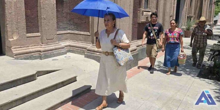 Autoridades de salud alertan por riesgos del calor en personas con diabetes e hipertensión