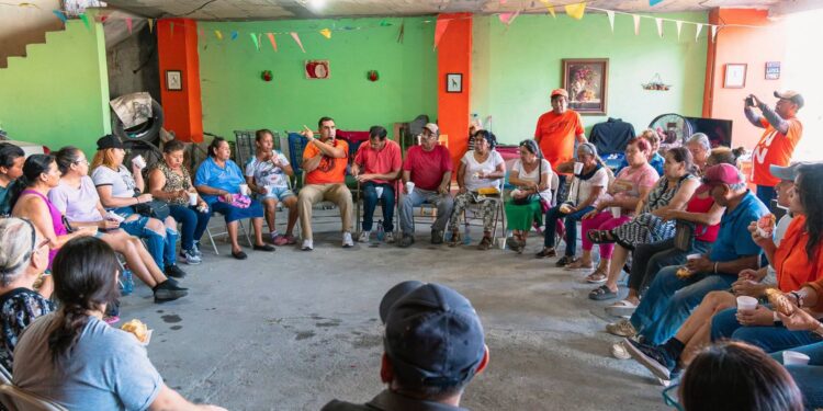 “El Nuevo Norte sigue caminando junto a su gente”: Roberto Lee recorre la colonia Oasis en Matamoros