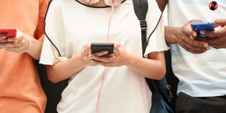 Tamaulipas analizará regulación del uso de celulares en las aulas