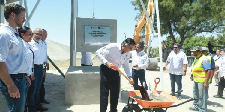 Coloca Américo primera piedra del Museo Interpretativo de la Tortuga Lora en Soto la Marina