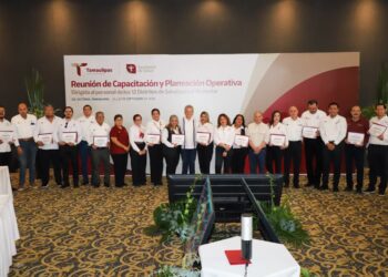 Refuerza secretario de Salud trabajo en equipo con los Distritos de Salud